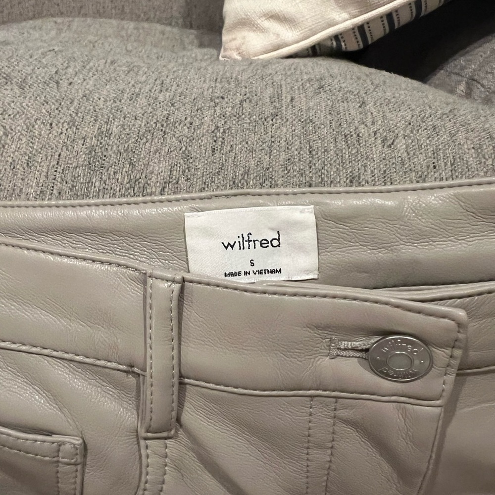 Wilfred / Aritizia light taupe leather pant